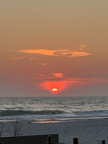 BEACH HOUSE 2 SEMINOLE  Bring your Boat or RV