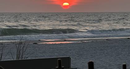 BEACH HOUSE 2 SEMINOLE Bring your Boat or RV