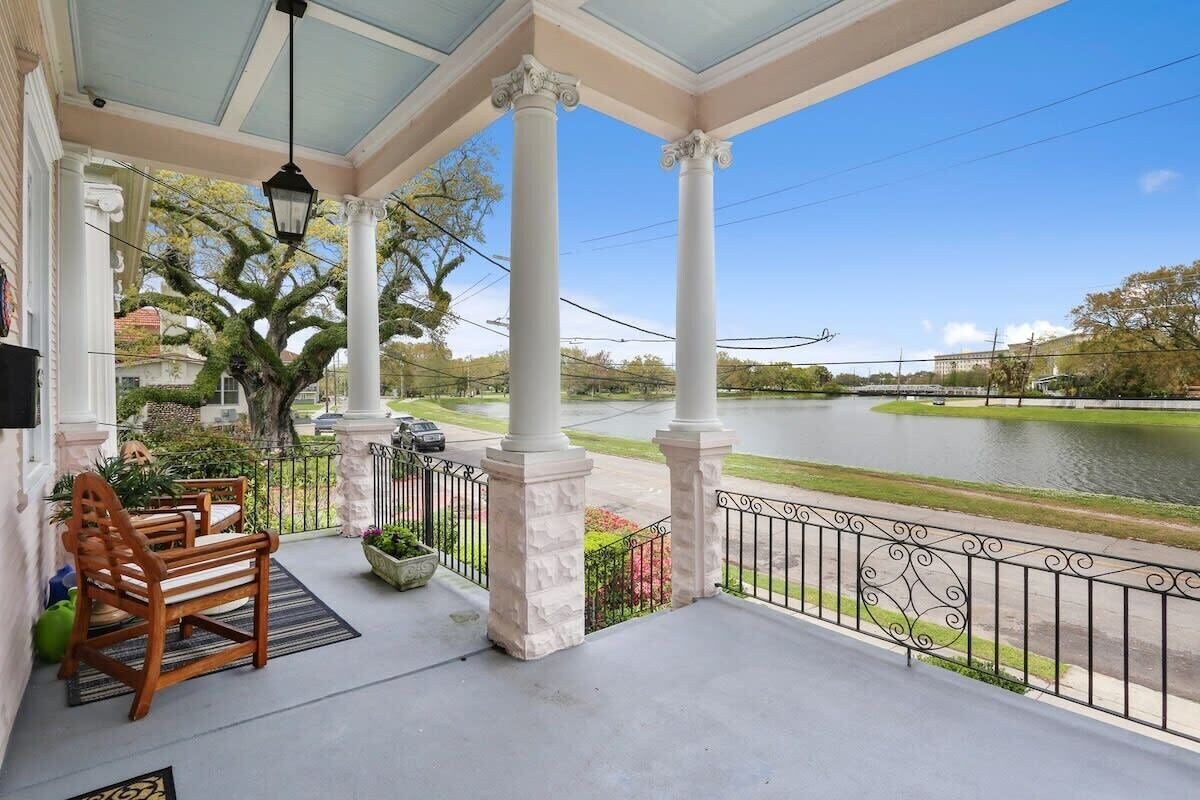 Luxury On The Bayou | Parking | Steps to City Park
