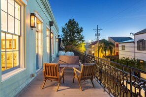 Outdoor dining - The Burgundy House #2 |Historic Luxury|Steps to FQ (New Orleans)