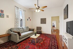 Unclassified image, 4 of 23, button - 3BR Shotgun | 5 Min to French Quarter |Courtyard (New Orleans)