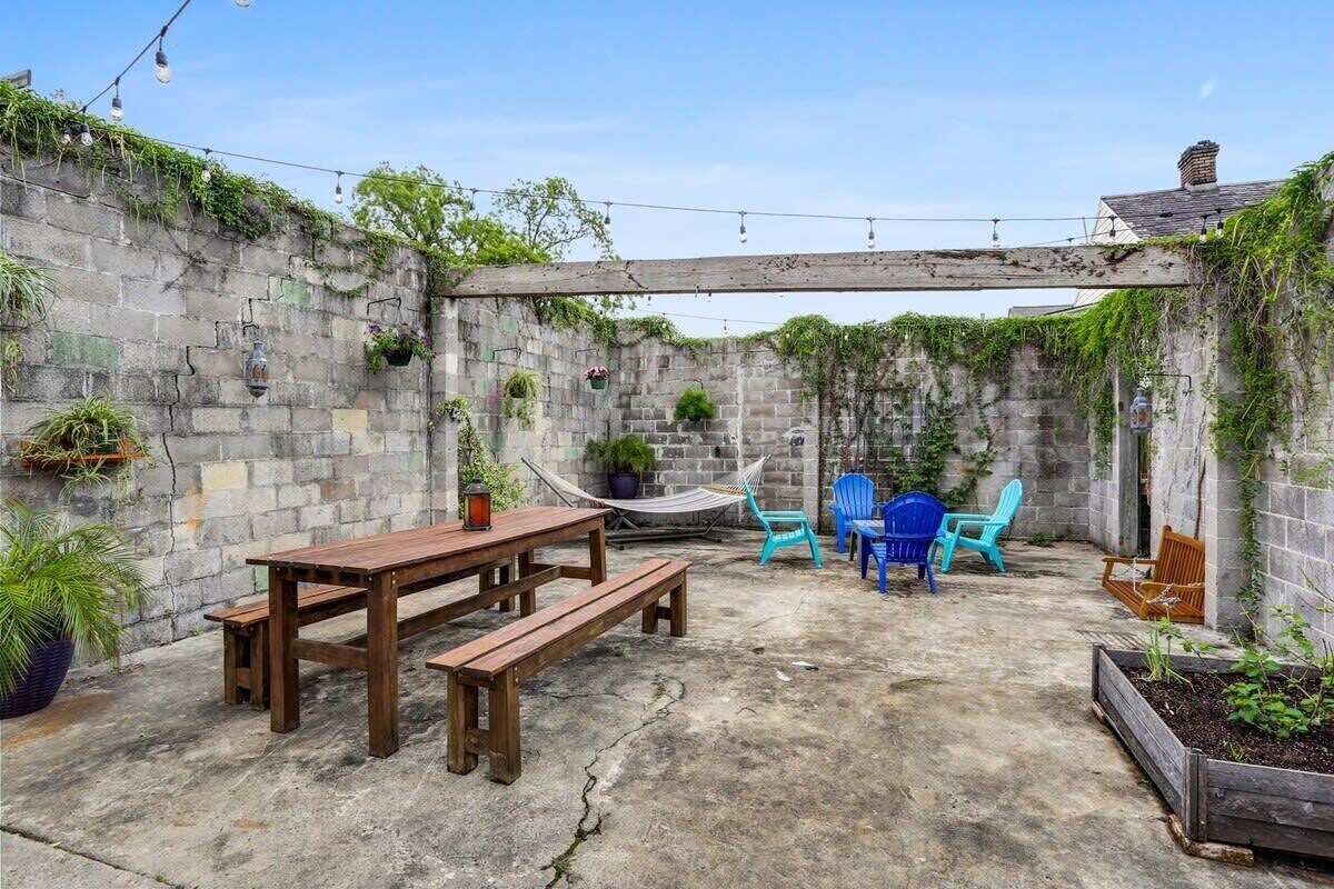 3BR Shotgun | 5 Min to French Quarter |Courtyard