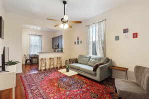 Unclassified image, 3 of 23, button - 3BR Shotgun | 5 Min to French Quarter |Courtyard (New Orleans)