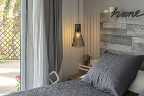 2 Schlafzimmer, Schreibtisch, Bügeleisen/Bügelbrett, Reisekinderbett