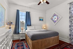 2 habitaciones, tabla de planchar con plancha, cuna de viaje y wifi 