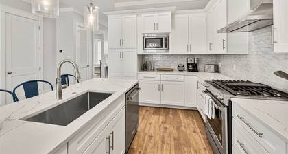 NEW Spacious Seacrest Home with private Heated Pool - 6 Bikes - `Hidden Gem`