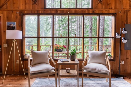 Charming A-Frame @ Mt. Rainier~Nature~Relax! Pet Friendly!