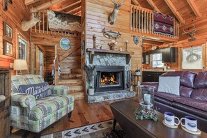 Smart TV y chimenea 