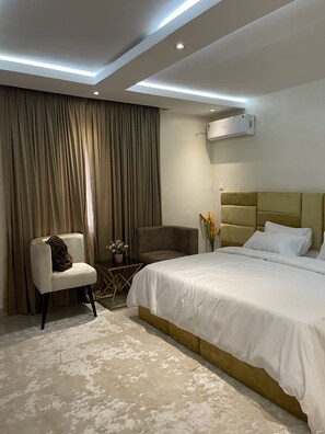 4 bedrooms, iron/ironing board, WiFi, bed sheets - Impeccable 4-Bed House in Victoria Garden City (Lekki)