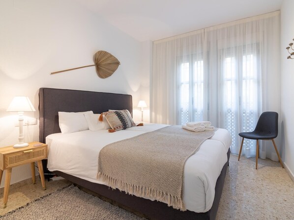 3 dormitorios, tabla de planchar con plancha, Internet y ropa de cama