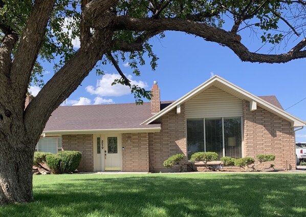 Exterior - Hidin’ Out near the Paiute Trail and Butch Cassidy’s boyhood home.  (Circleville)