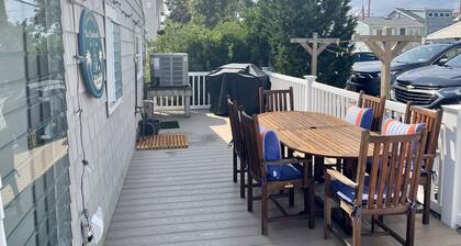 Delightful 2-Bedroom Beach Cottage in OBIII