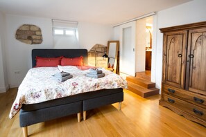 1 Schlafzimmer, Reisekinderbett, kostenloses WLAN, Bettwäsche