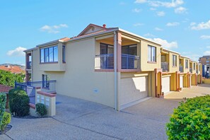 Exterior - Flynn's Beach Escape ! (Port Macquarie)