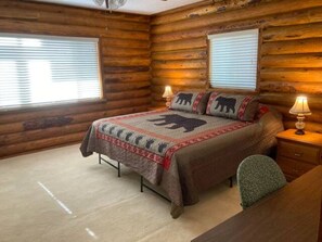 8 bedrooms, desk, travel cot, free WiFi