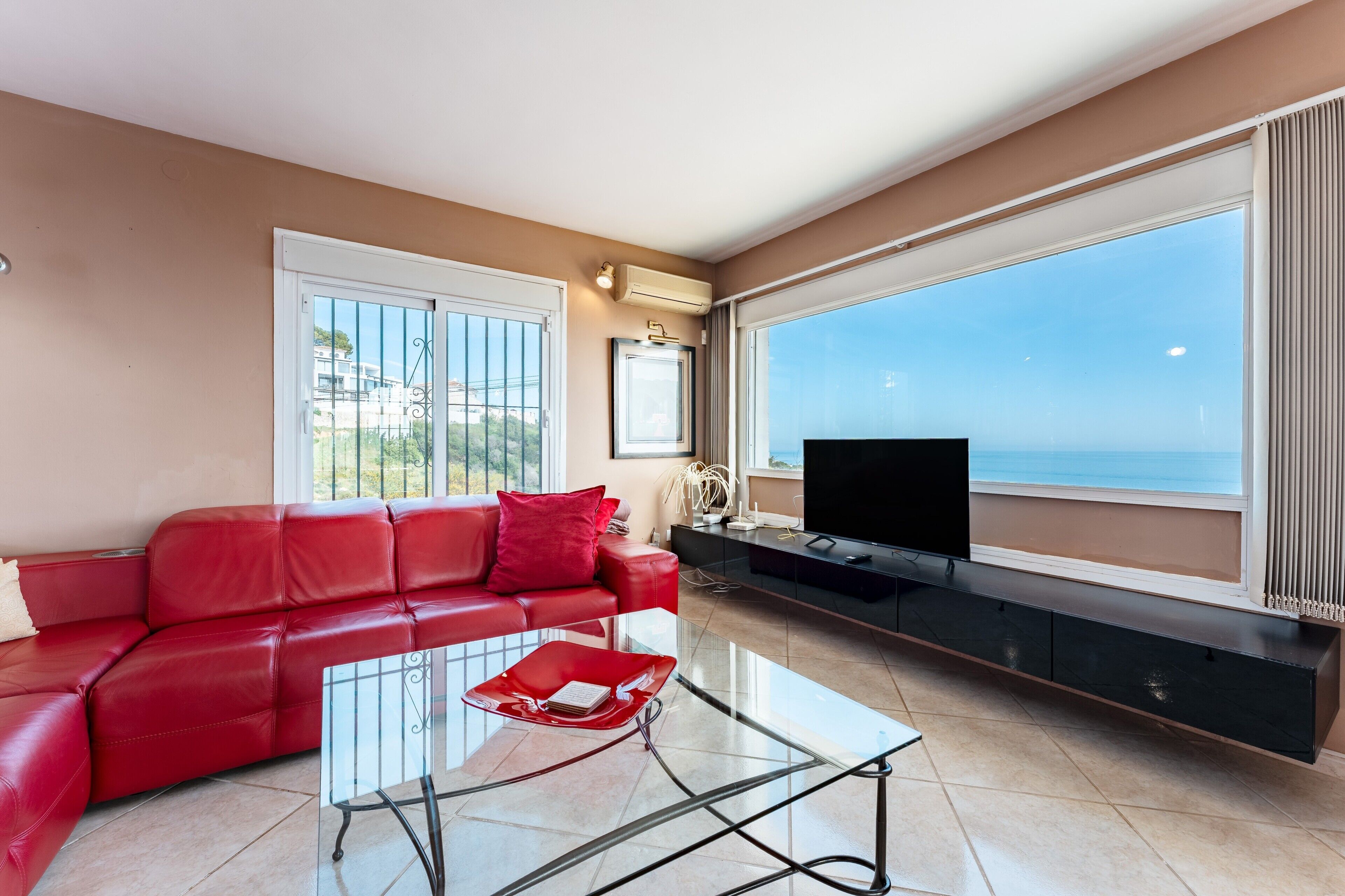 Fernseher, Kamin, DVD-Player, Tischtennisplatte