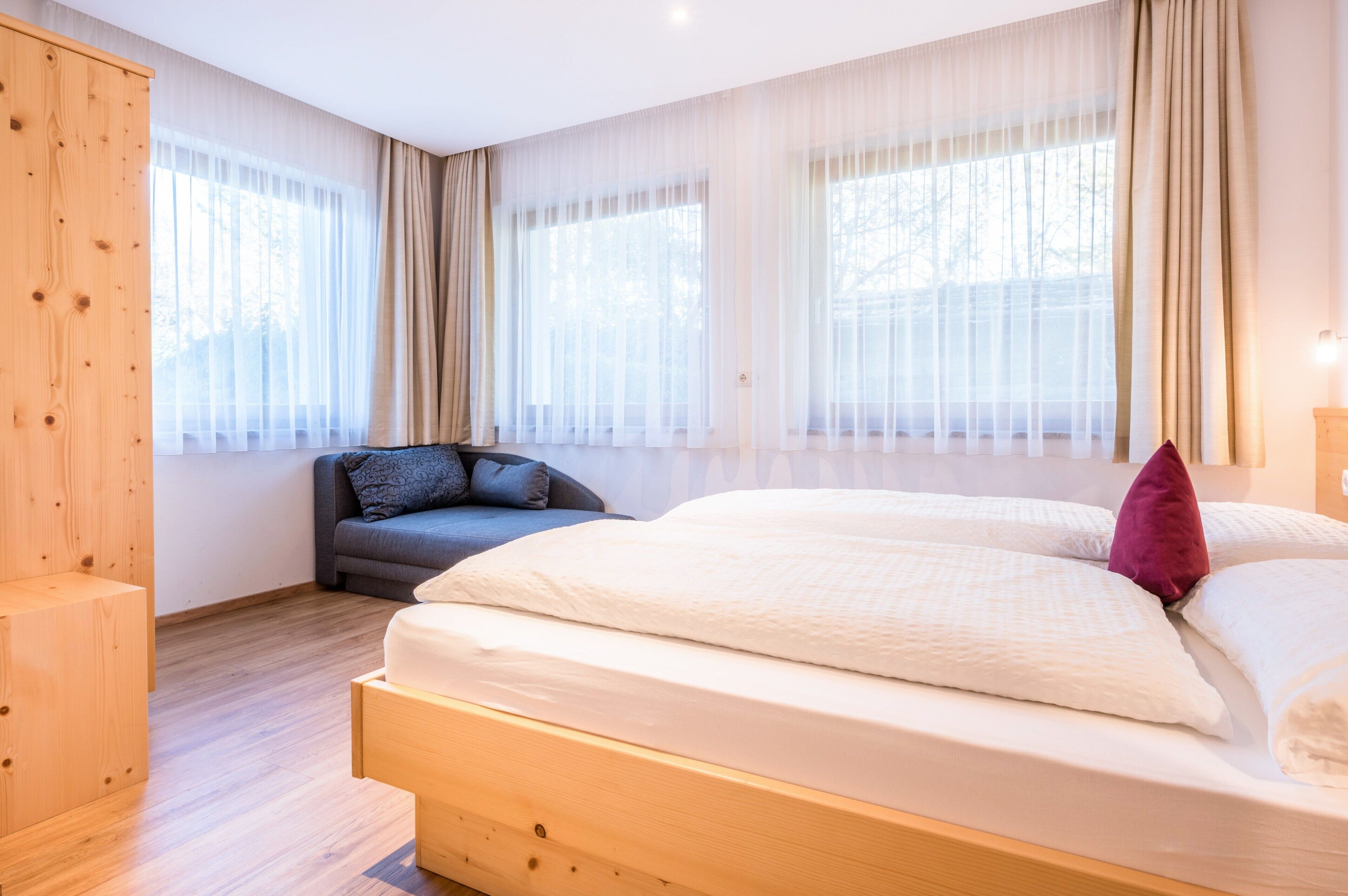 3 chambres, fer et planche à repasser, Wi-Fi gratuit, draps fournis