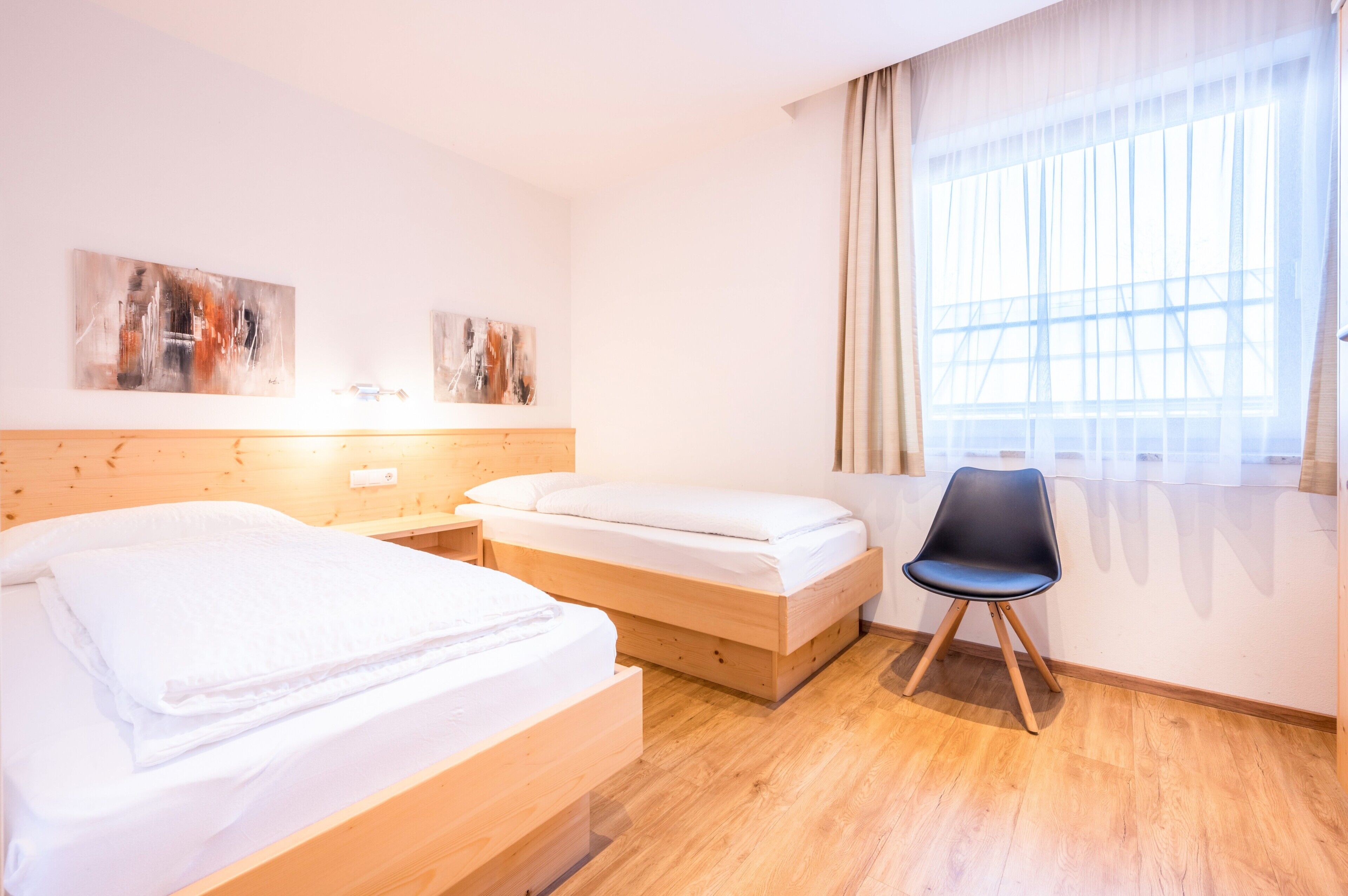 3 dormitoris, planxa i posts de planxar, wifi gratuïta i roba de llit 