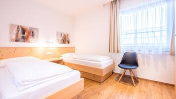 3 dormitoris, planxa i posts de planxar, wifi gratuïta i roba de llit