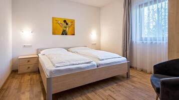 2 bedrooms, iron/ironing board, free WiFi, bed sheets