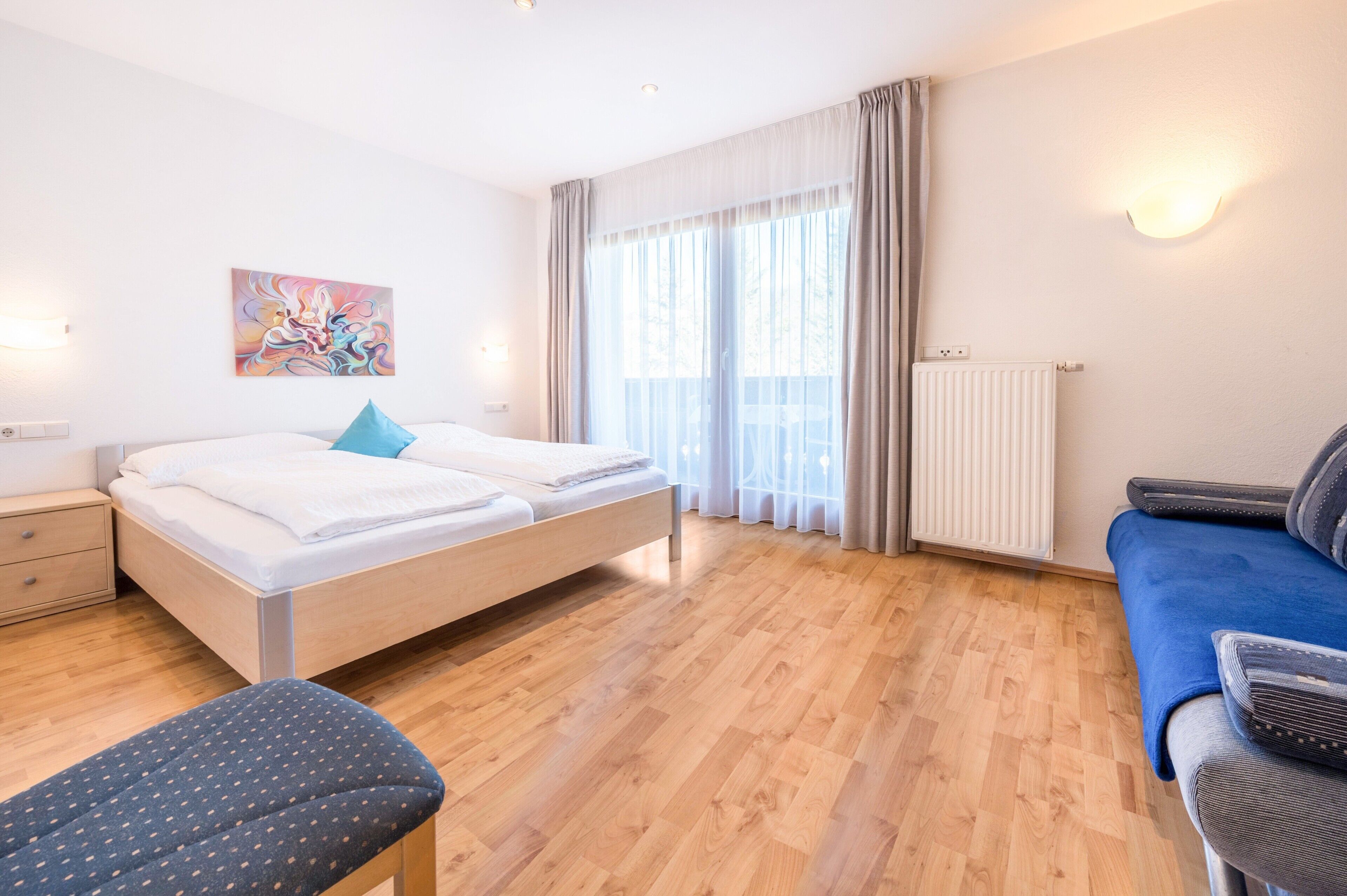 1 dormitori, planxa i posts de planxar, wifi gratuïta i roba de llit 