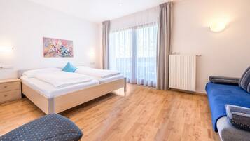 1 dormitori, planxa i posts de planxar, wifi gratuïta i roba de llit