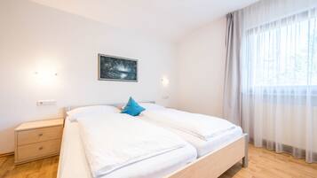 2 makuuhuonetta, silitysrauta/-lauta, ilmainen Wi-Fi, vuodevaatteet