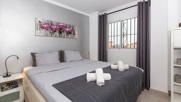 3 bedrooms, iron/ironing board, free WiFi, bed sheets