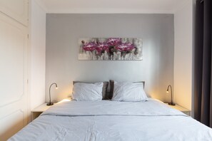 3 makuuhuonetta, silitysrauta/-lauta, ilmainen Wi-Fi, vuodevaatteet