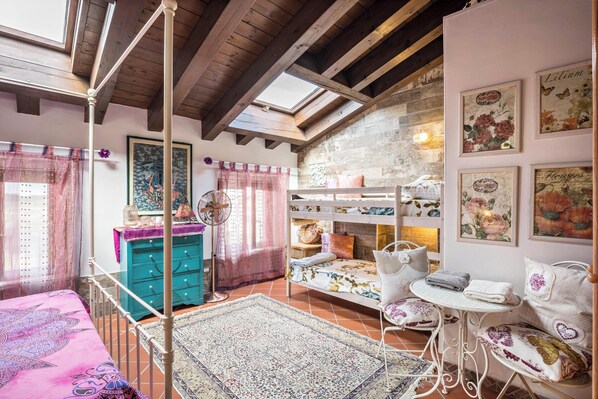 1 bedroom, free WiFi, bed sheets