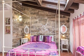 1 bedroom, free WiFi, bed sheets - Apartment "Le Case di Erminia Vintage" with Wi-Fi & A/C (Valeggio sul Mincio)