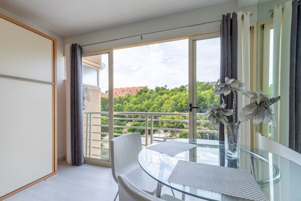 Dining - Apartment Zeus with Shared Pool, A/C & Wi-Fi (Calpe)