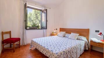 1 camera, ferro/asse da stiro, lenzuola