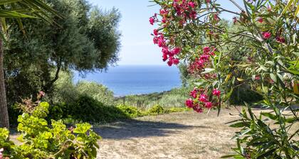 Vacation Home "La casa vista isola" with Sea View, Terrace & Garden
