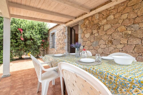 Vacation Home "La casa vista isola" with Sea View, Terrace & Garden