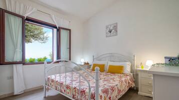 1 bedroom, iron/ironing board, bed sheets