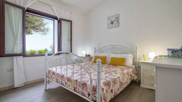 1 Schlafzimmer, Bügeleisen/Bügelbrett, Bettwäsche