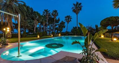 Villa La Vinya Gran with Mountain View, Sauna, Pool, Jacuzzi, Wi-Fi, A/C, Terraces & Tennis Court