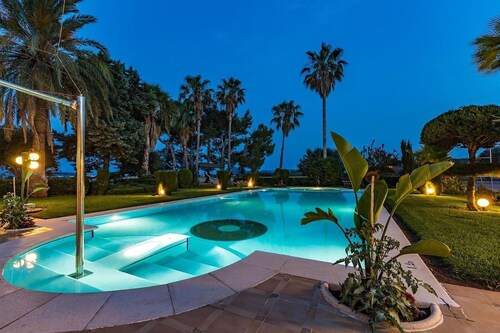 Villa La Vinya Gran mit Bergblick, Sauna, Pool, Jacuzzi, WLAN, A/C , Terrassen und Tennisplatz
