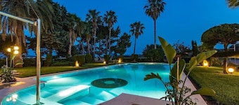 Villa La Vinya Gran with Mountain View, Sauna, Pool, Jacuzzi, Wi-Fi, A/C, Terraces & Tennis Court