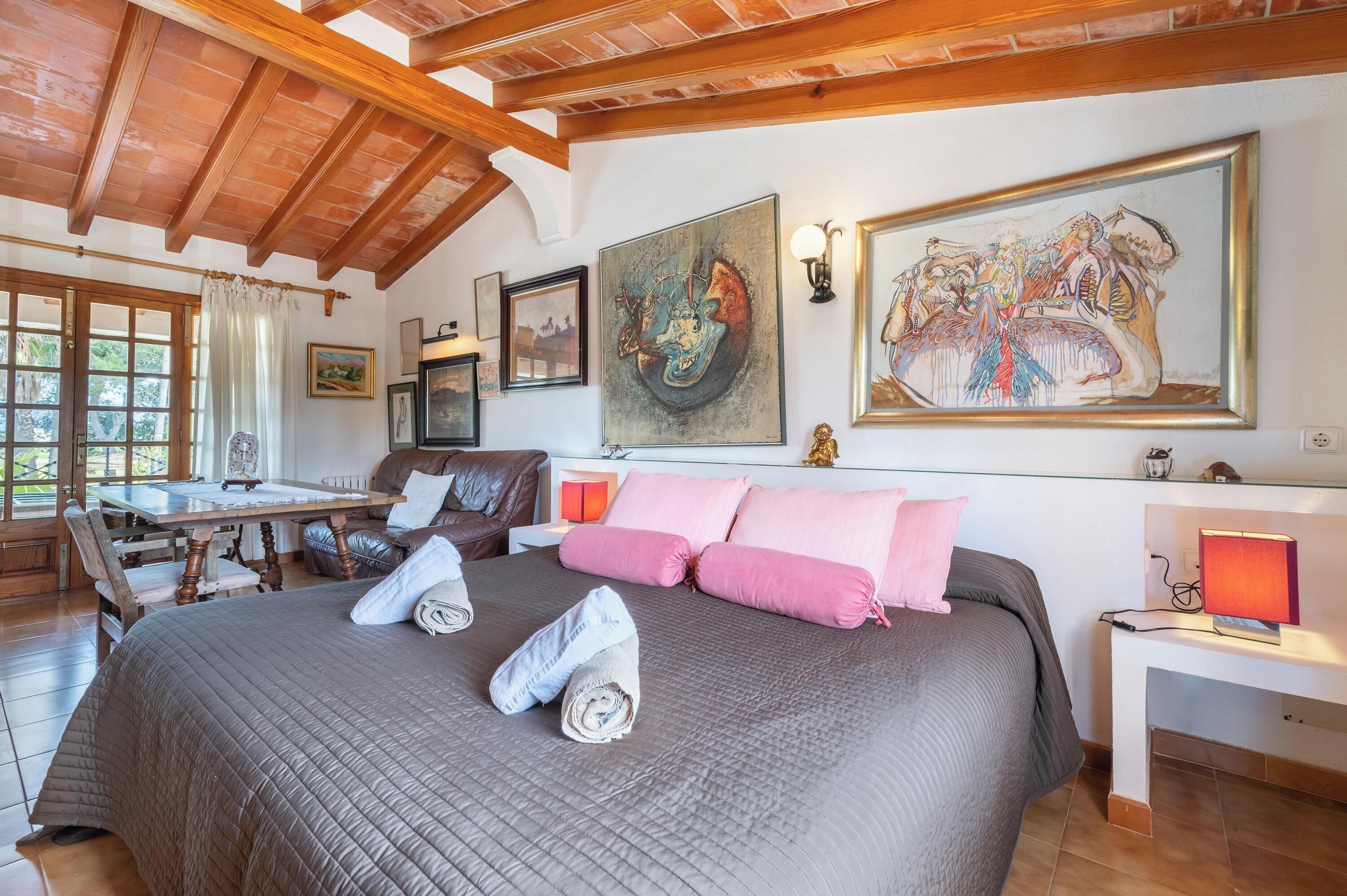 5 chambres, fer et planche à repasser, Wi-Fi gratuit, draps fournis