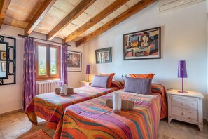 5 Schlafzimmer, Bügeleisen/Bügelbrett, kostenloses WLAN, Bettwäsche