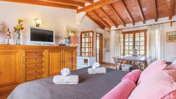 5 habitaciones, tabla de planchar con plancha y wifi gratis