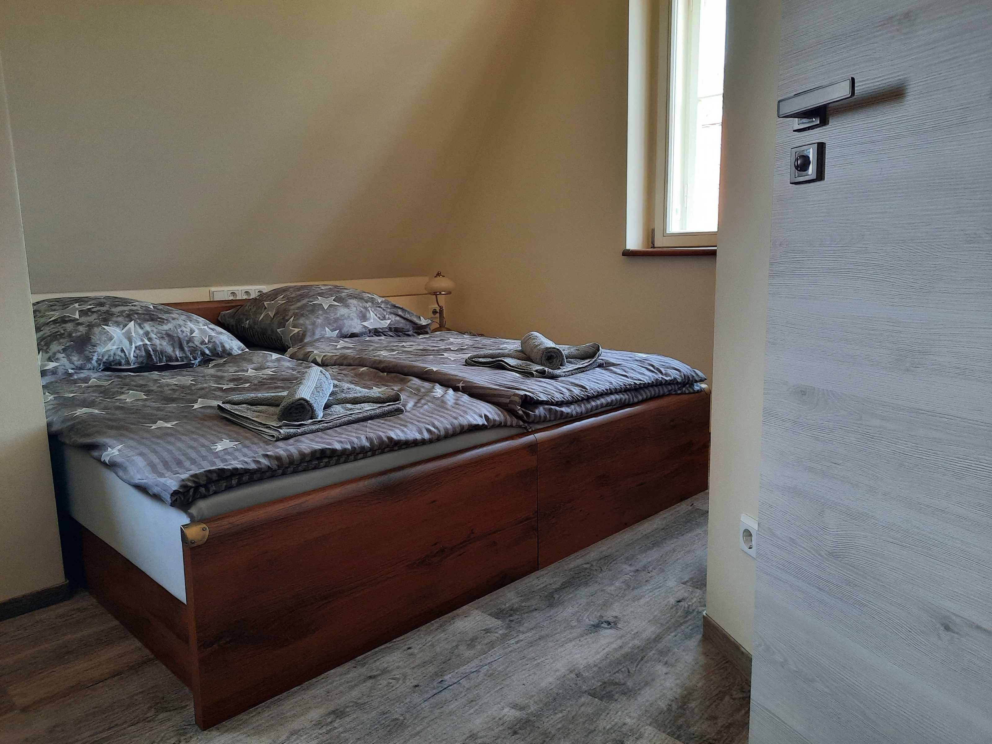 1 Schlafzimmer, Zimmersafe, Schreibtisch, Reisekinderbett