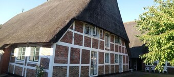 Ground-floor vacation apartment, quiet, lovingly furnished, thatched roof - Ferienwohnung Maaß