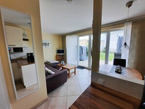 Unclassified image, 2 of 13, button