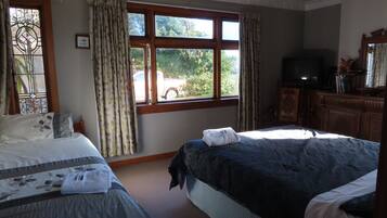 4 chambres, fer et planche Ă repasser, lit parapluie, Wi-Fi gratuit