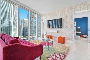 TV, Netflix, streaming services, offices - MVR - Icon Brickell Beauty with Views (Miami)