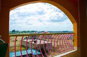Property grounds - Comfy Homes Nanyuki - Pink House (Nanyuki)