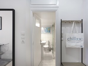 Suihku, hiustenkuivaaja